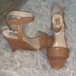 Shoe